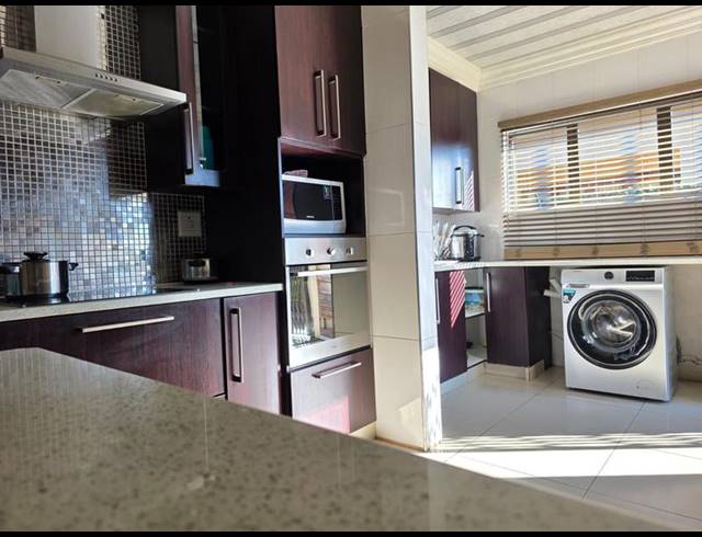 3 BEDROOM HOUSE FOR SALE IN THE ORCHARDS